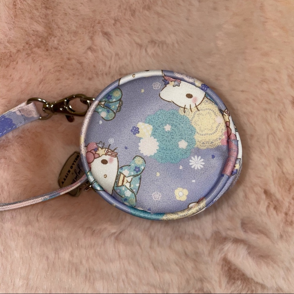 JuJuBe Paci Pod Hello Kitty Kimono - Picture 2 of 4